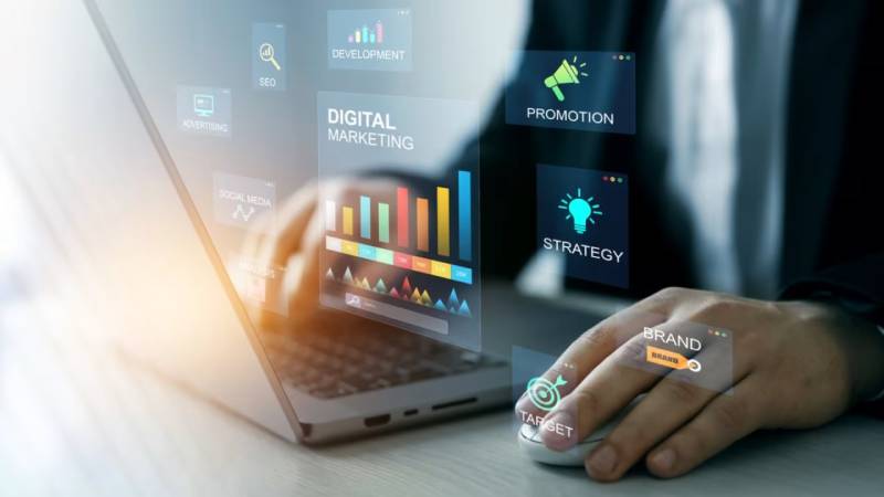 阿勒泰小程序开发：Hotwire和Stimulus如何通过最少的自定义 JavaScript 提供互动性？
